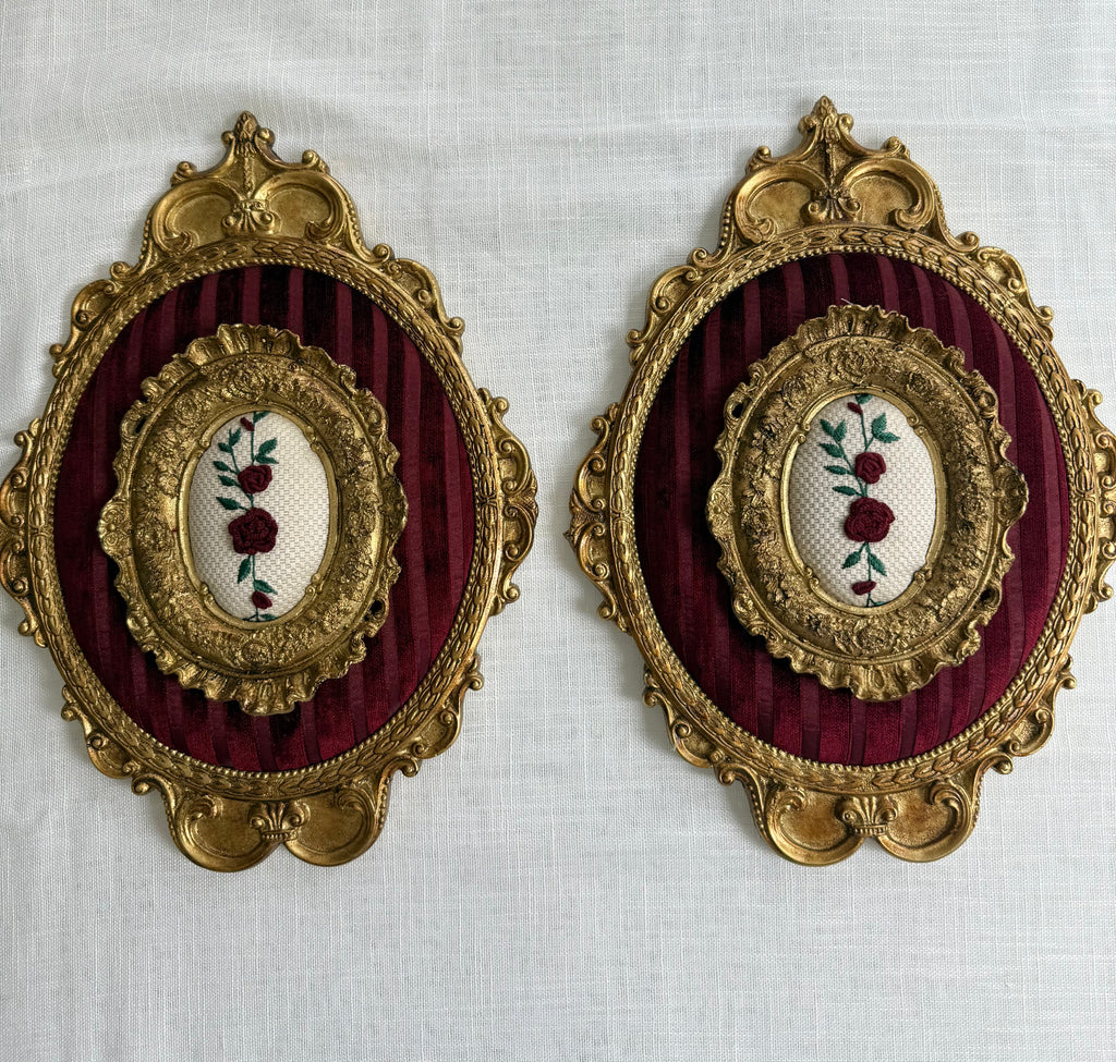 Oval Wall Frame with Embroidered Rose – Set of 2
