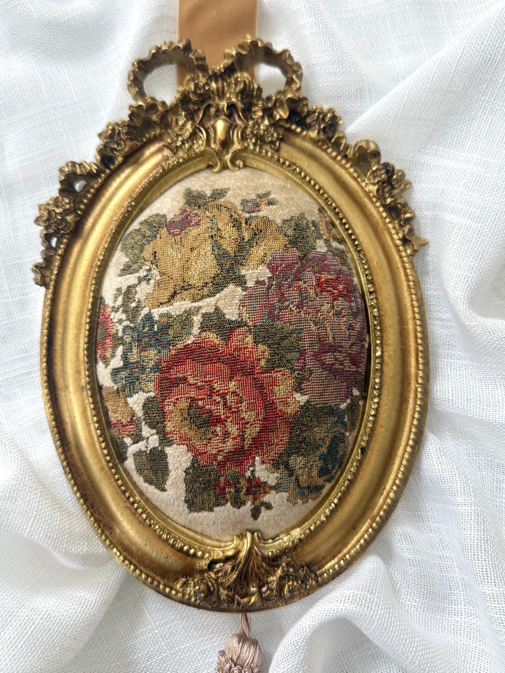 Baroque Oval Floral Tapestry Hanging Ornament – Set of 2