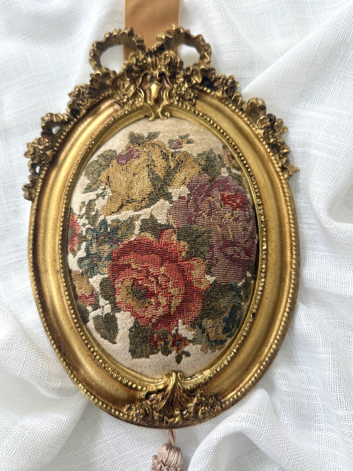 Baroque Oval Floral Tapestry Hanging Ornament – Set of 2