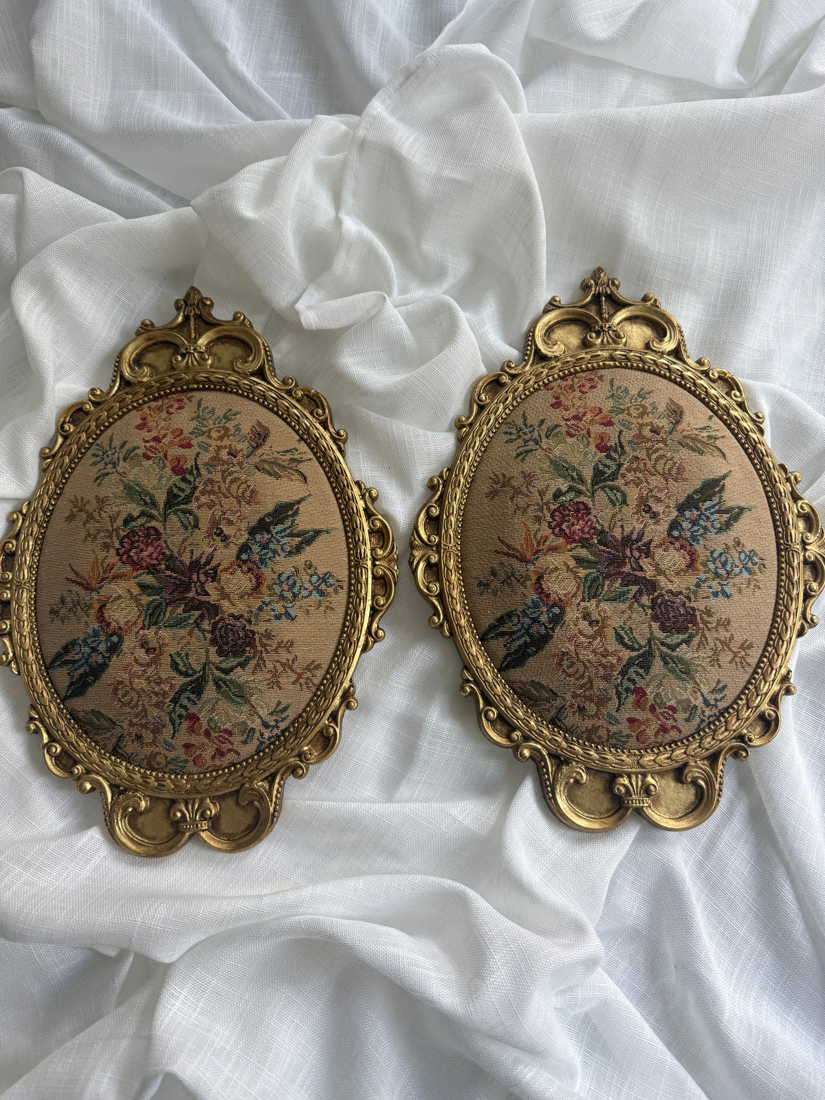 Baroque Oval Floral Gobelin Wall Decor – Set of 2
