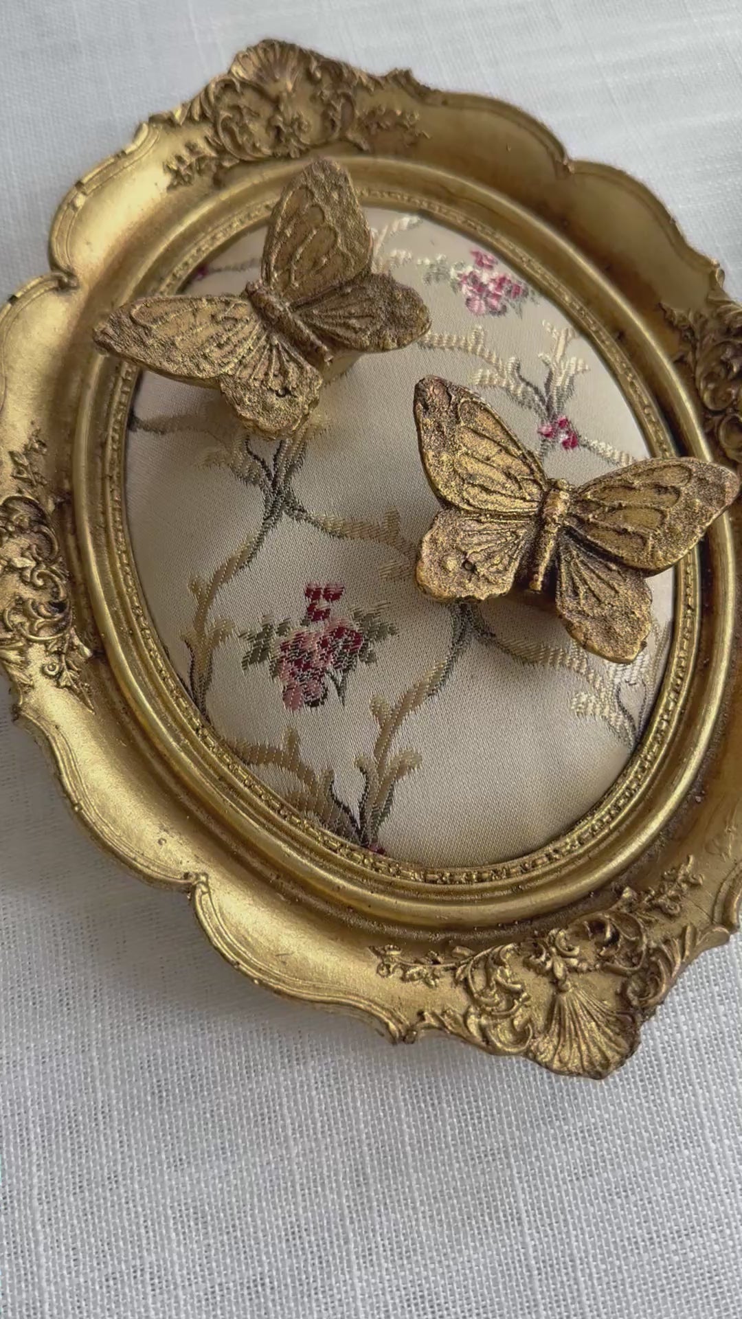 Baroque Oval Wall Frame with Butterflies